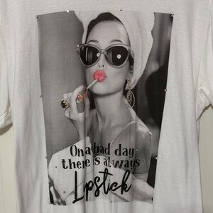 White Graphic T-Shirt with Lipstick Print